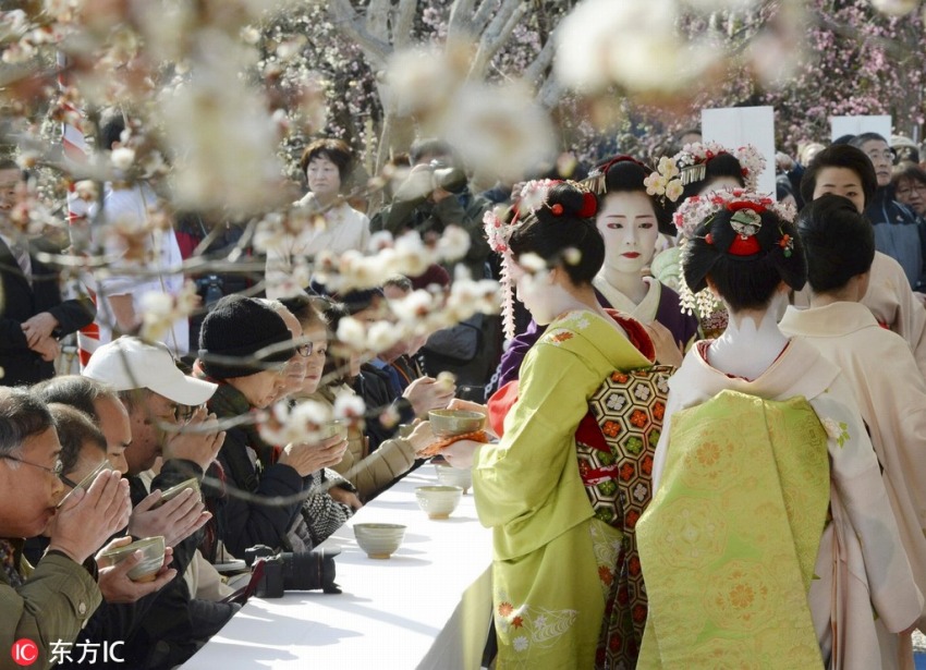 北野天満宮の「梅花祭」の様子（寫真提供?東方IC）。