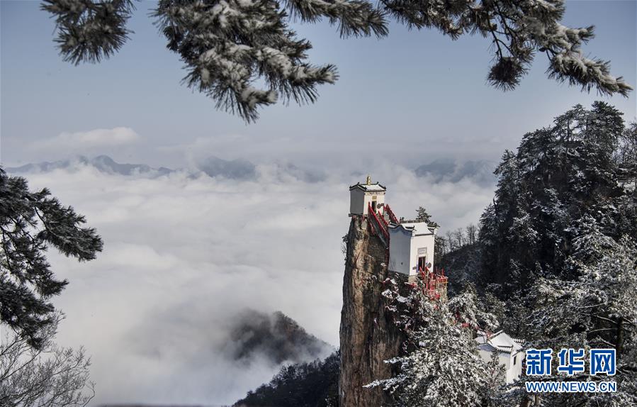 雪と雲(yún)海がコラボし仙境のような絶景広がる陝西省塔雲(yún)山