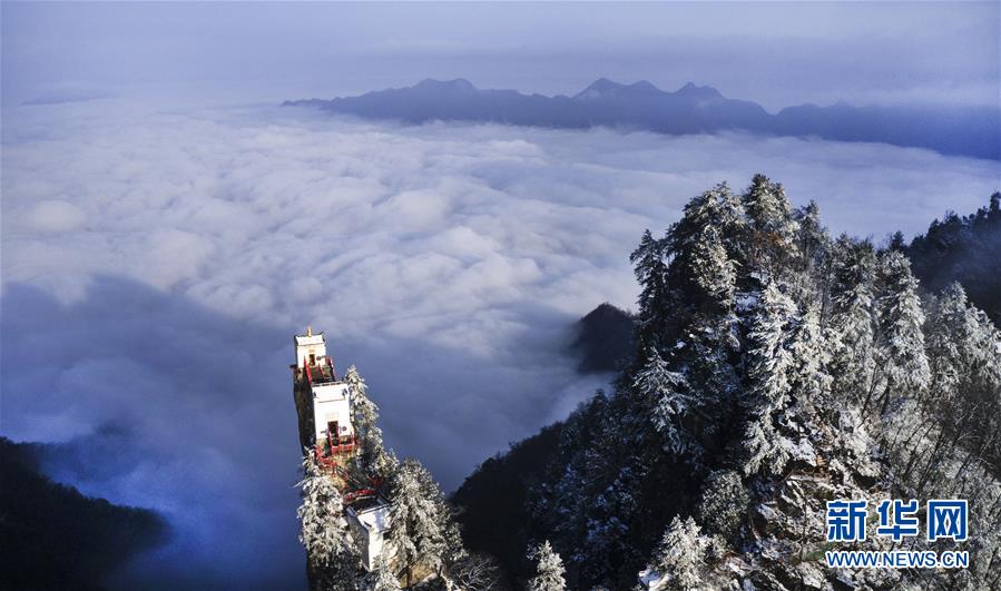 雪と雲(yún)海がコラボし仙境のような絶景広がる陝西省塔雲(yún)山