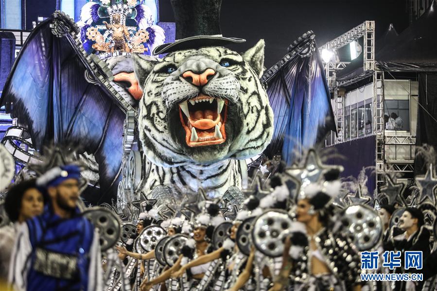 ブラジルサンパウロのカーニバルが開幕