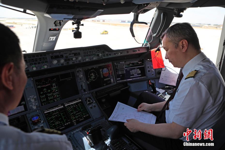 北京大興國際空港で中國東方航空が初のテスト飛行に成功