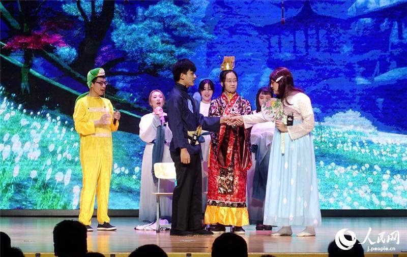 中日文化の「曙」となる演技光る　北京第二外國(guó)語(yǔ)學(xué)院第38回演劇大會(huì)