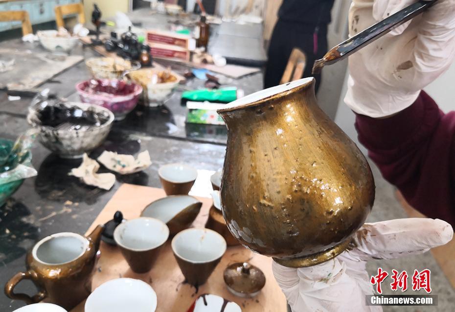 美しい漆作品を創(chuàng)作する蘭州市の大學生たち