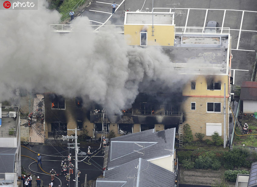 京都市の「京アニ」火災で33人の死亡を確認　火と煙に包まれたスタジオ