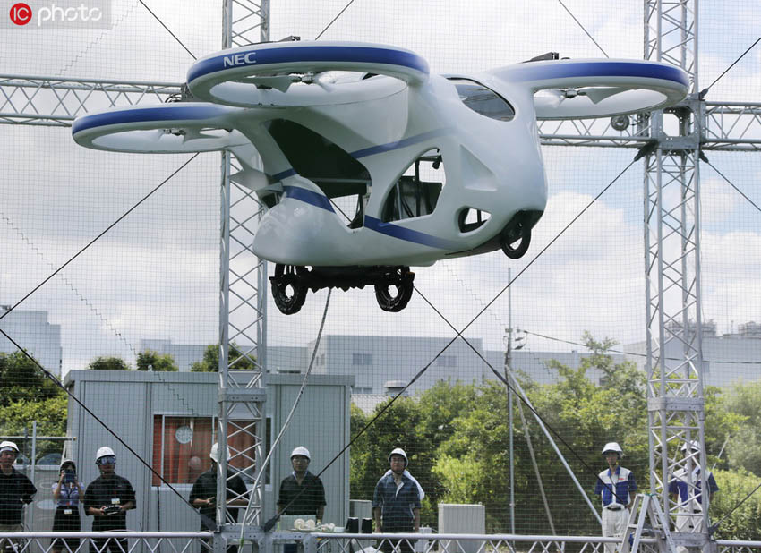 NECが浮上実験に成功した「空飛ぶ車」の試作機（寫真著作権は東方ICが所有のため転載禁止）。