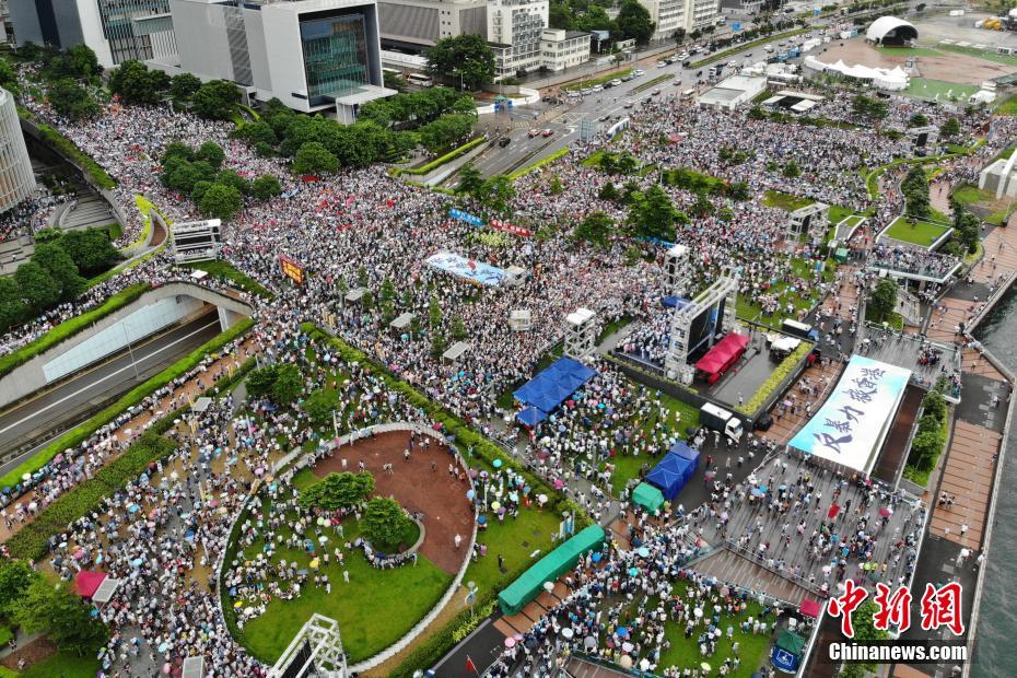 香港で「暴力反対、香港を救おう」集會　市民47萬人以上が參加