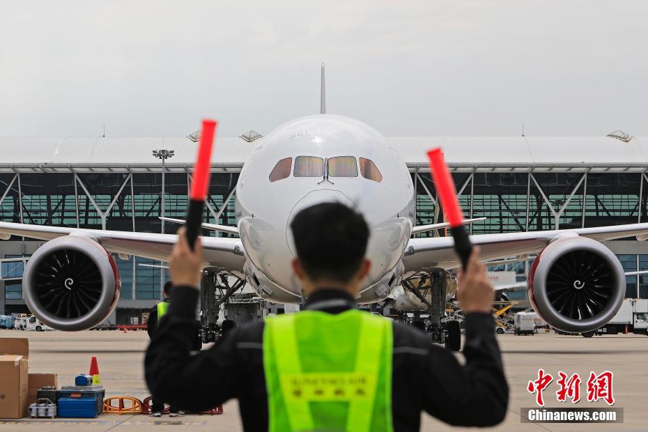 吉祥航空に5機(jī)目となるボーイング787-9特別塗裝機(jī)引き渡し　上海