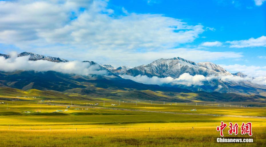 息を吞むような自然の美しい景色広がる秋の祁連山脈（撮影?蘇金元）。