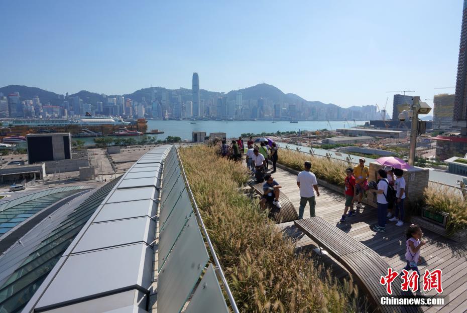 香港地區(qū)の高速鉄道開通から1周年、西九龍駅は重要な出入境の玄関口に