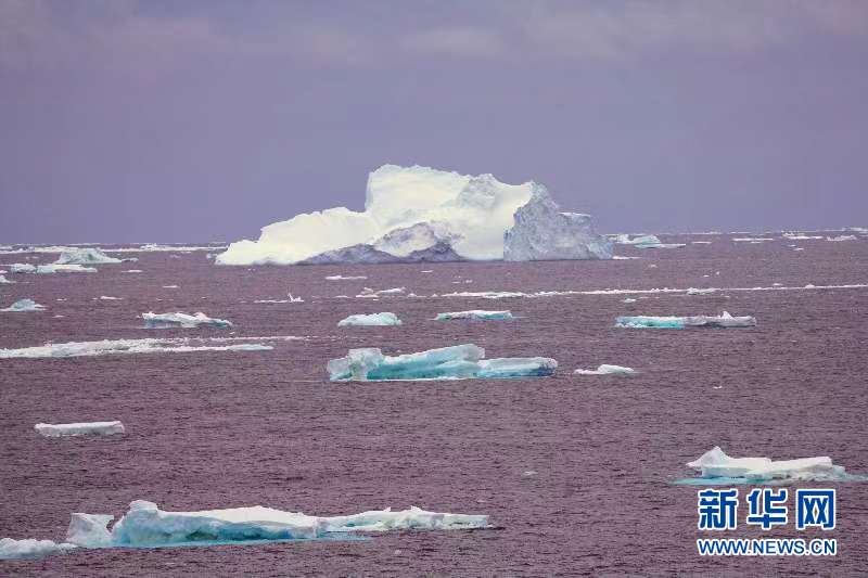 「雪竜2號」が南極海の浮氷海域を初航行