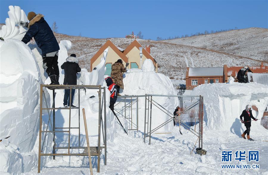 フルンボイルで雪の彫刻コンテストが開幕　內(nèi)蒙古