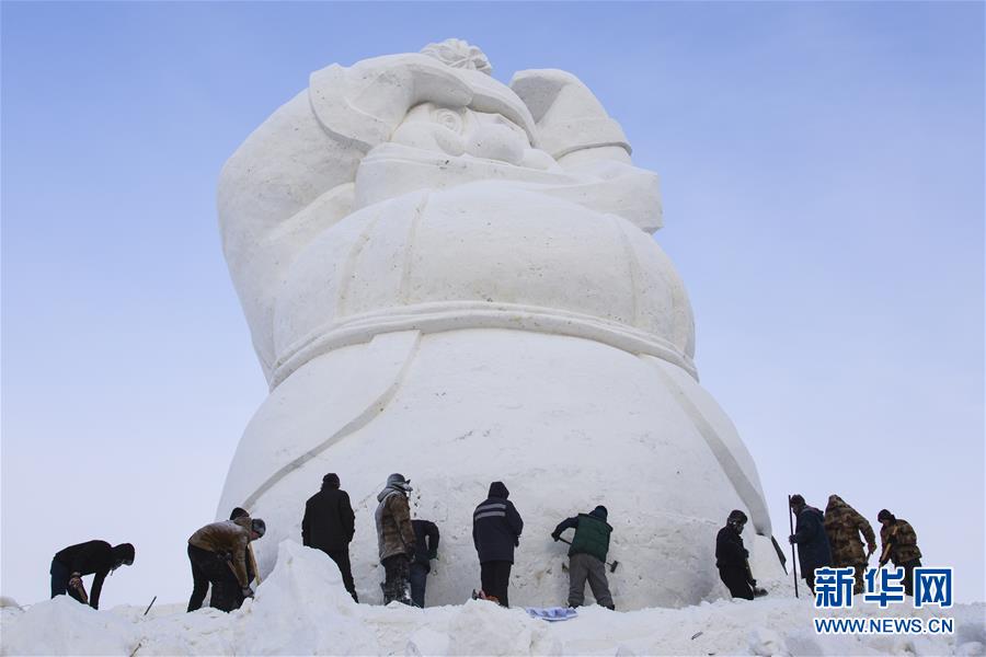 2020年を迎える2020體の雪だるまが完成　黒竜江省ハルビン市