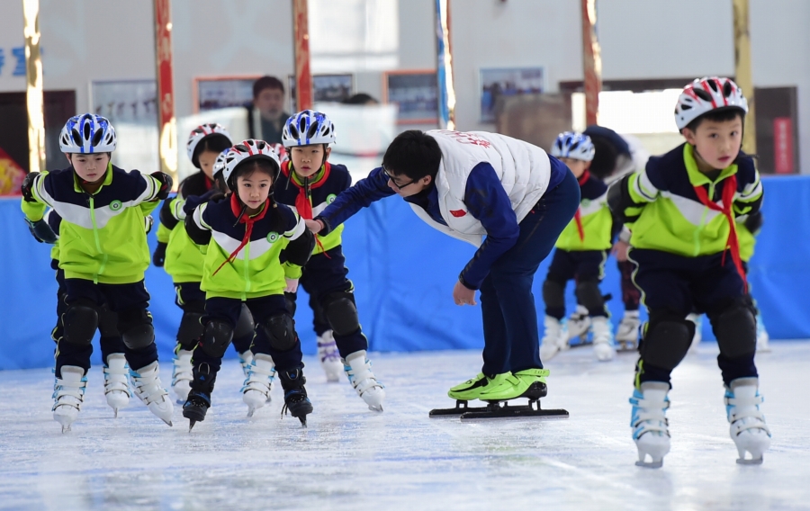 冬季五輪テスト大會(huì)まで1ヶ月未満！　北京市延慶區(qū)児童3千人が冬のスポーツを體験