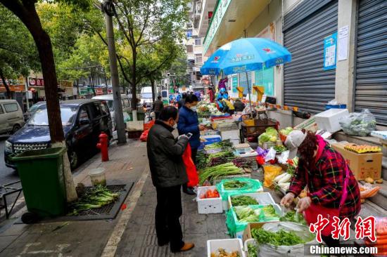 武漢の野菜や果物を販売する露天市14ヶ所が営業(yè)再開　湖北省