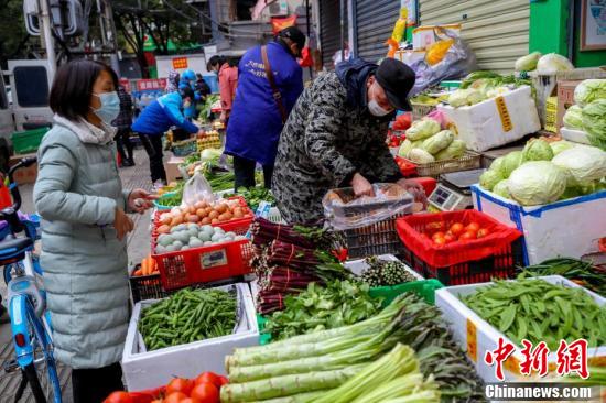 武漢の野菜や果物を販売する露天市14ヶ所が営業(yè)再開　湖北省