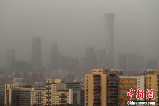 北京で強(qiáng)風(fēng)と黃砂舞う天気に