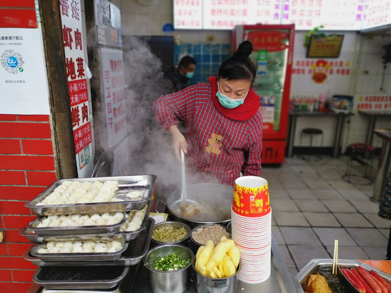 封鎖解除から1ヶ月、活気が戻った武漢の街