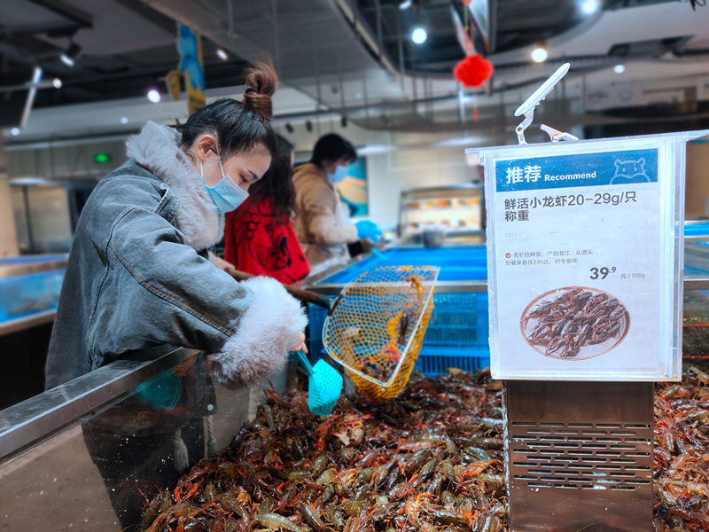 封鎖解除から1ヶ月、活気が戻った武漢の街