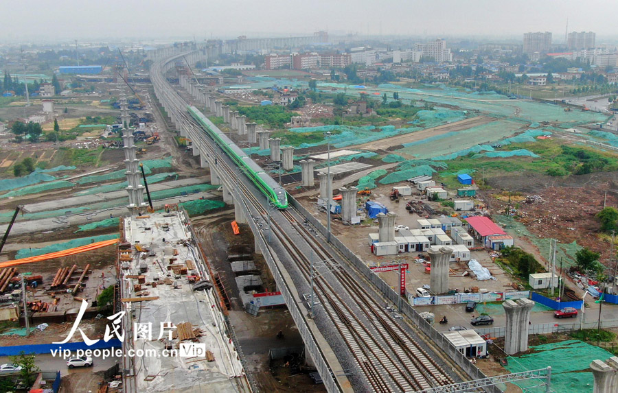 上海市と江蘇省南通市結ぶ路線に復興號車両「緑巨人」走る！