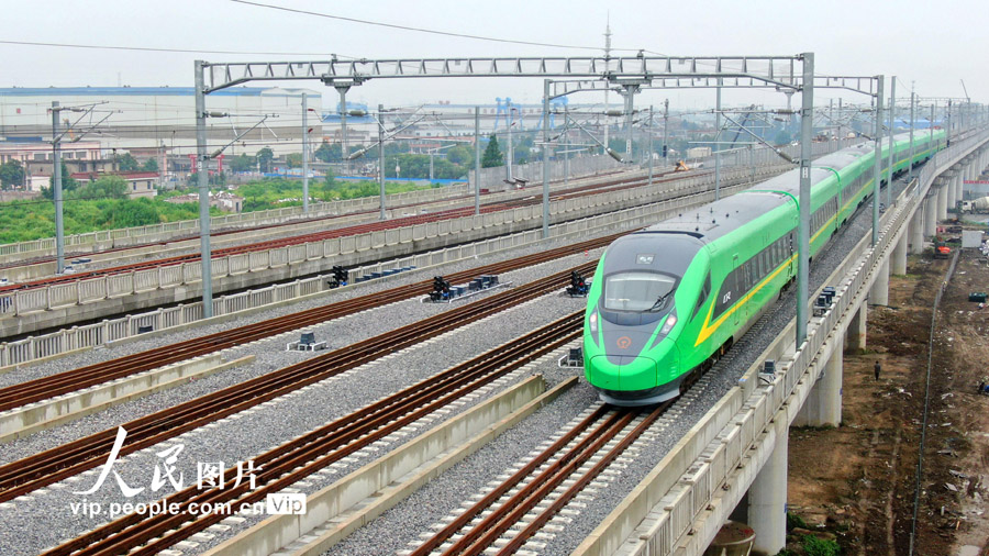 上海市と江蘇省南通市結(jié)ぶ路線に復(fù)興號(hào)車両「緑巨人」走る！