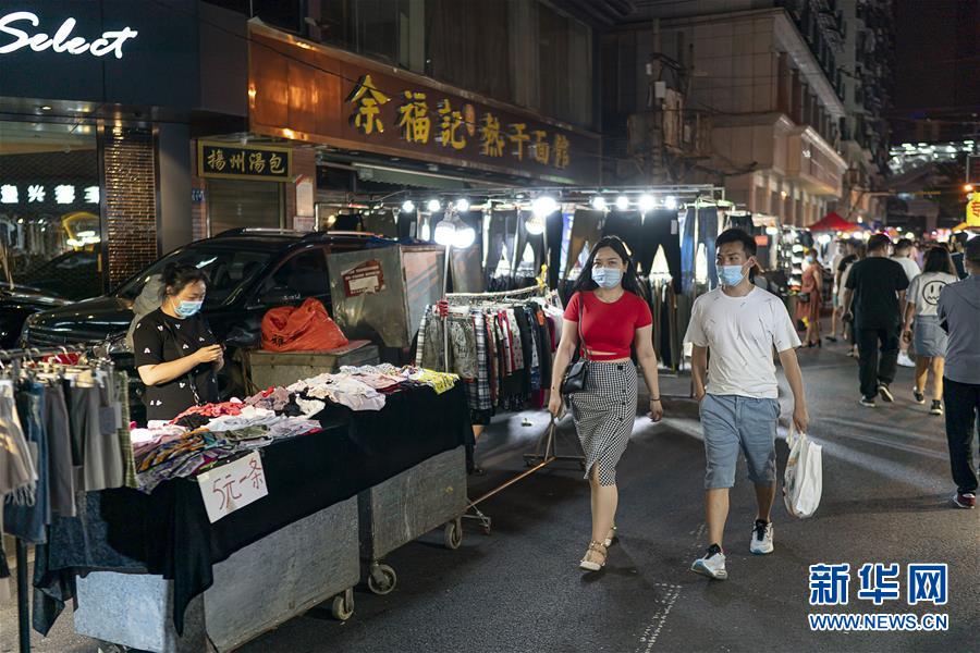 活気を取り戻しつつある初夏の湖北省武漢市