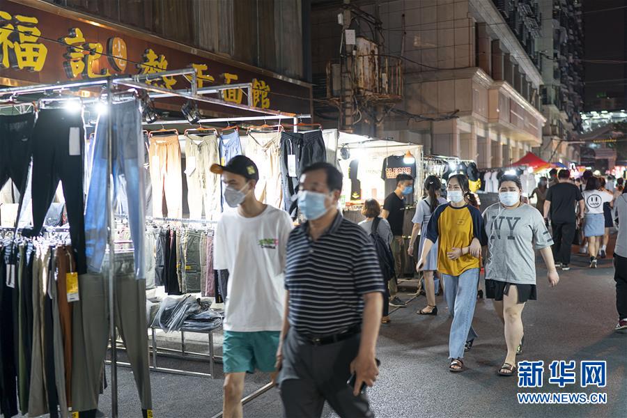 活気を取り戻しつつある初夏の湖北省武漢市