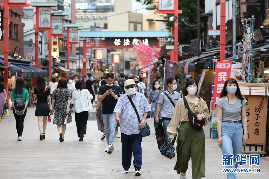 人出が次第に回復(fù)しつつある日本各地の観光地