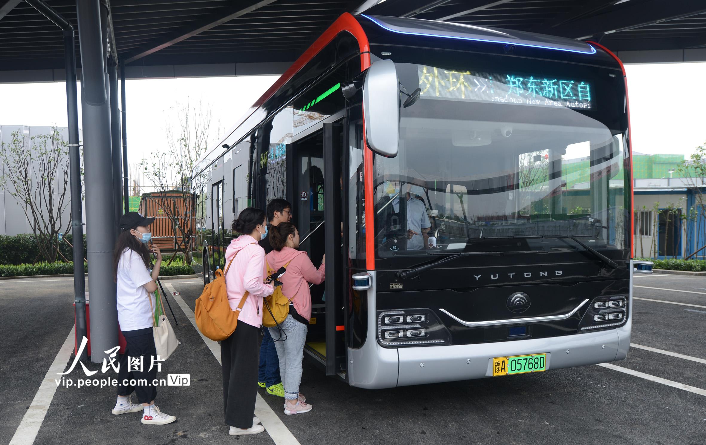 自動運(yùn)転路線バスの試験運(yùn)行スタート　河南省鄭州