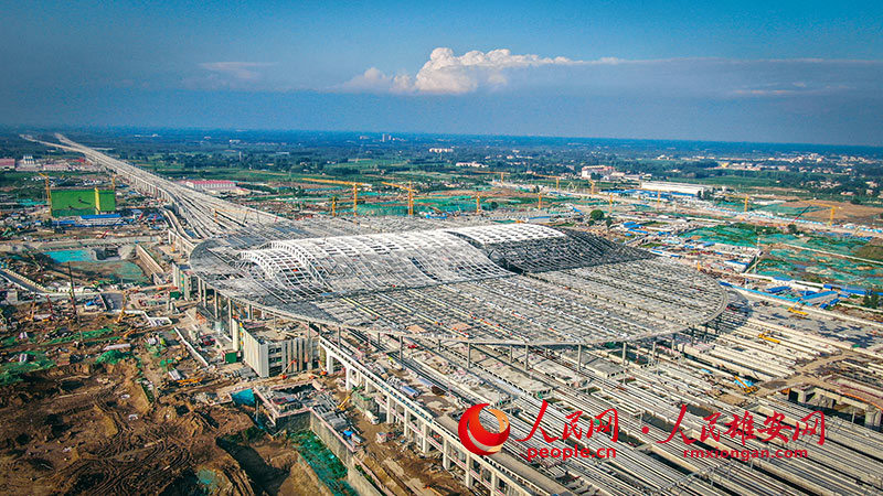 上空から撮影した雄安駅（撮影?任雙歓）。