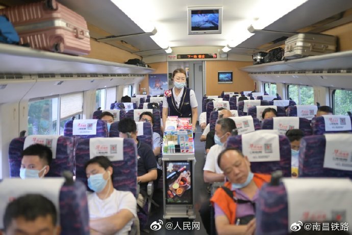 食品ロスにNO!　南昌高速鉄道で染付風(fēng)ミニカップ容器メニューが登場