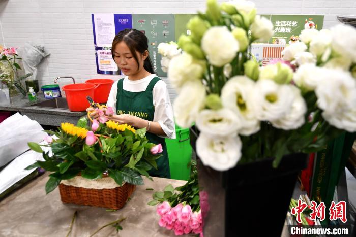 福州のお花屋さん　七夕商戦に向けすでに準(zhǔn)備開始