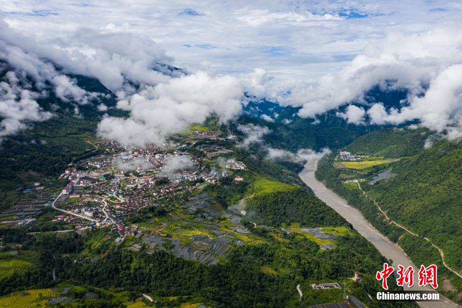 人々を魅了する「蓮花の秘境」チベット墨脫の風(fēng)景