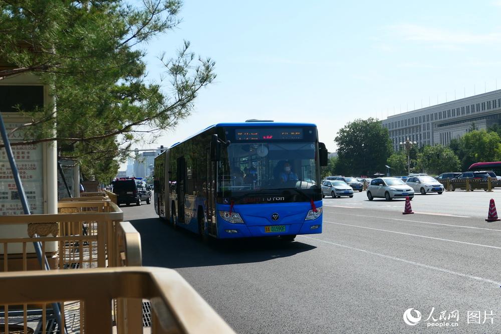 北京の市街地路線バスがスカイブルーに「お召し替え」