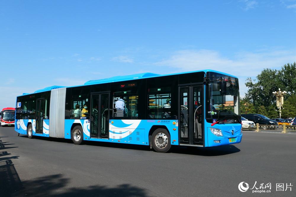 北京の市街地路線バスがスカイブルーに「お召し替え」