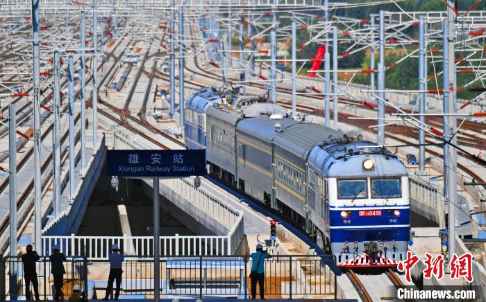 京雄都市間鉄道大興空港―雄安駅區(qū)間で動態(tài)管理點検車が初運行