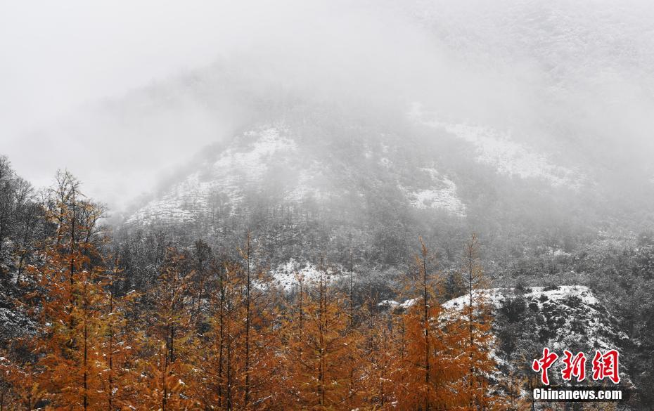 秋景色と雪景色の競演！　甘粛省崆峒山