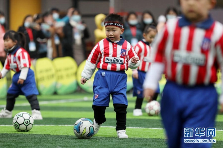 可愛(ài)いサッカープレーヤーたち！サッカー教育を特色にした幼稚園　安徽省