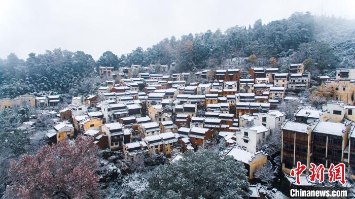 今冬の初雪迎えた中國(guó)の最も美しい郷村　江西省