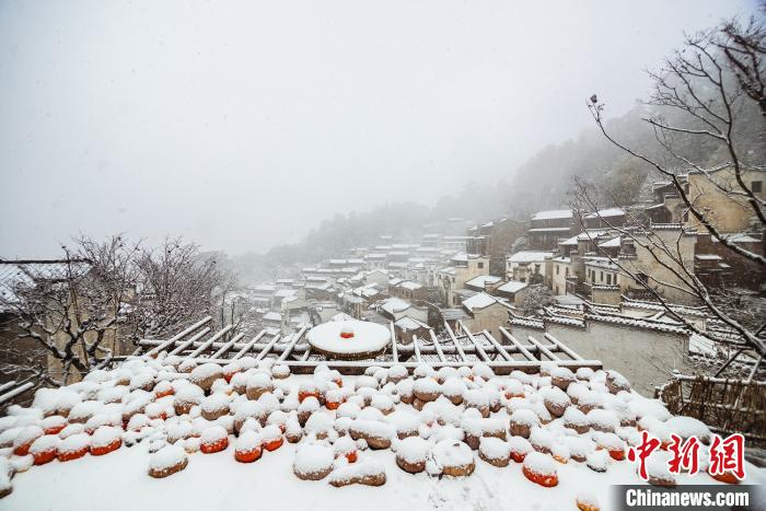 今冬の初雪迎えた中國の最も美しい郷村　江西省