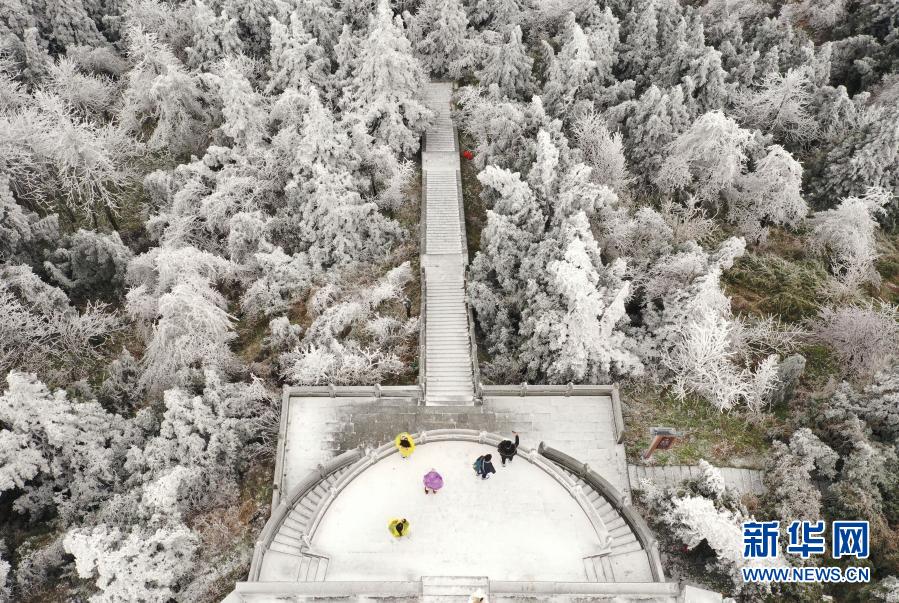 湖南省の衡山、雪に覆われ一面の銀世界に