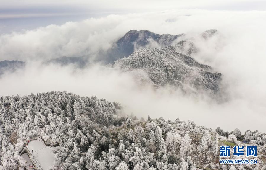 湖南省の衡山、雪に覆われ一面の銀世界に