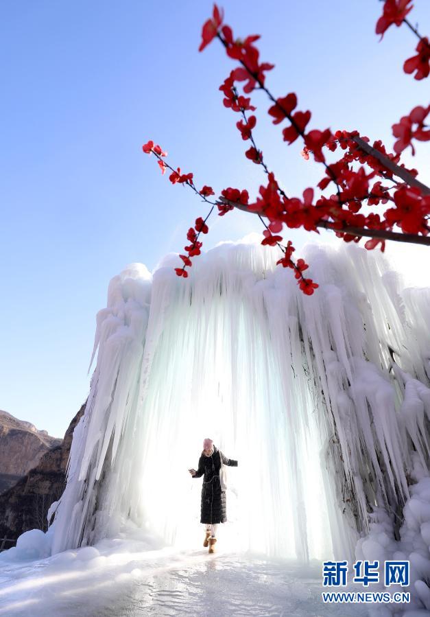 「氷の滝」の絶景、観賞シーズンに　河北省平山