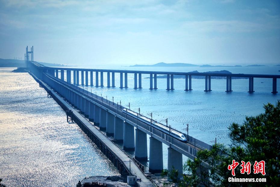 福平鉄道が開通?営業(yè)開始　中國初の海峽橫斷道路鉄道併用橋も同時に運用開始