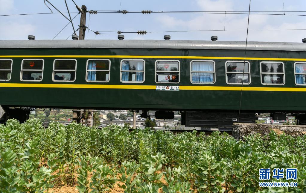 山地に住む人の「足」、烏蒙山脈を走る川黔線