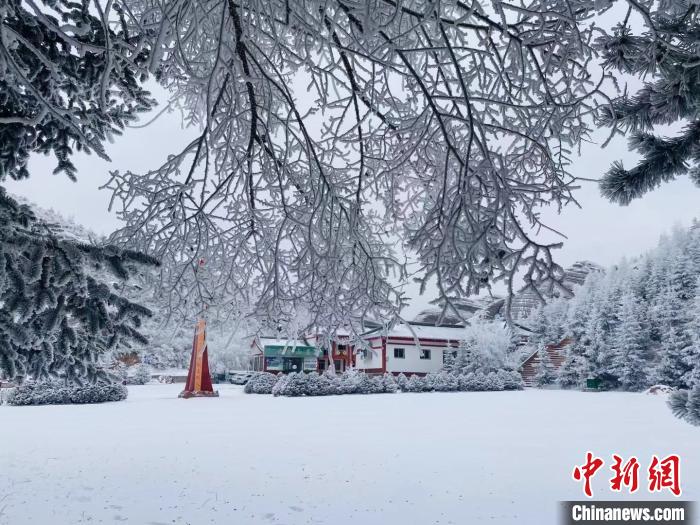 寧夏回族自治區(qū)固原市火石寨景勝地の雪景色（寫真提供?火石寨景勝地）。