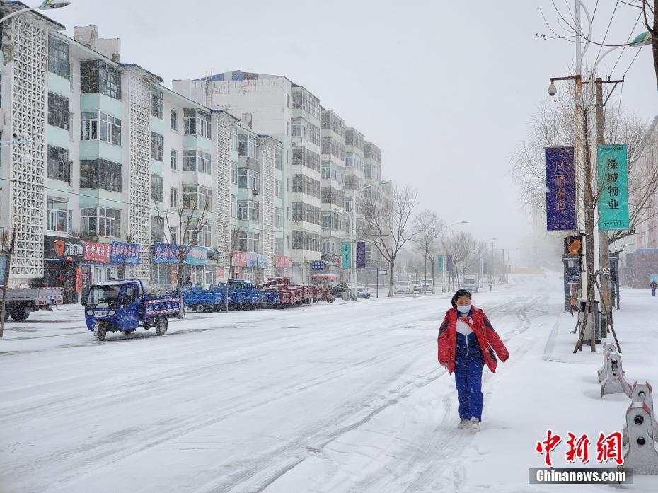 4月の大雪に見舞われた中ロ國境の都市　黒竜江省黒河市