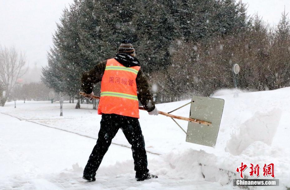 4月の大雪に見舞われた中ロ國境の都市　黒竜江省黒河市