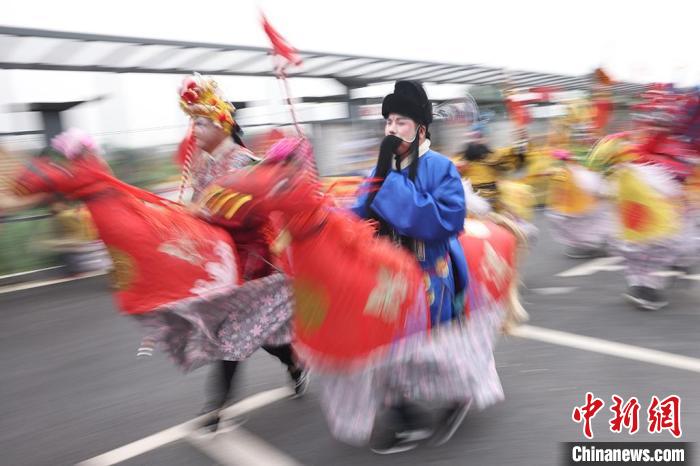 200年の歴史を誇る南京の祿口水荊墅村の伝統(tǒng)ショー?馬燈　江蘇省