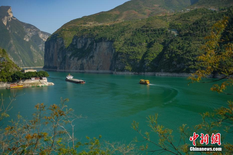 雄大な景色広がる瞿塘峽　重慶