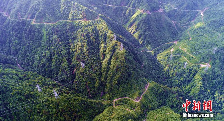 天険と恵みの大渡河に架かる四川とチベット結(jié)ぶ大橋